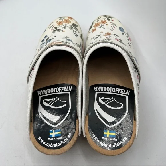 LINNEA Wood Open Back Flower Print Traction Slip-on Round Toe Leather Clogs - Picture 5 of 14